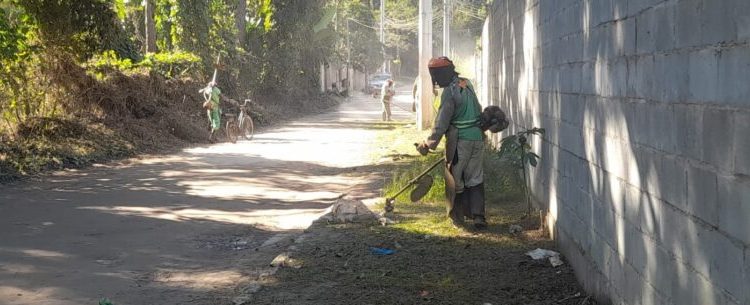 Prefeitura leva serviços de limpeza e manutenção em ruas do Jardim Santa Rosa (Morro do Chocolate)