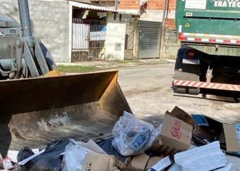 Prefeitura leva serviços de limpeza e retirada de descartes para vários bairros