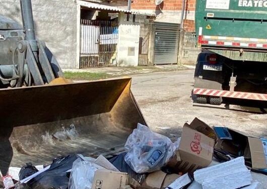Prefeitura leva serviços de limpeza e retirada de descartes para vários bairros