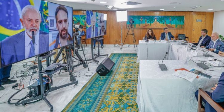 Governo anuncia suspensão da dívida do RS com a União por três anos