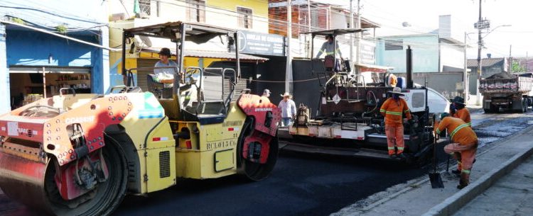 Prefeito dá ordem de serviço para recapeamento de 11 vias em seis bairros