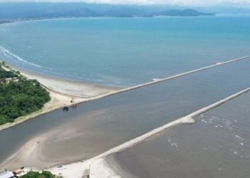 Enrocamento Juqueriquerê: construção de Molhe Sul entra na reta final  As obras do enrocamento do Rio Juqueriquerê avançam em Ca