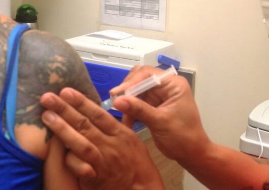 Caraguatatuba reforça importância da vacinação contra doenças respiratórias no inverno