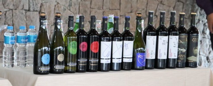 Estabelecimentos do 6º Festival Jazz & Vinhos fazem degustação dos produtos comercializados no evento