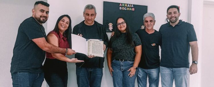 Prefeitura de Caraguatatuba entrega títulos de regularização fundiária do núcleo Máximo