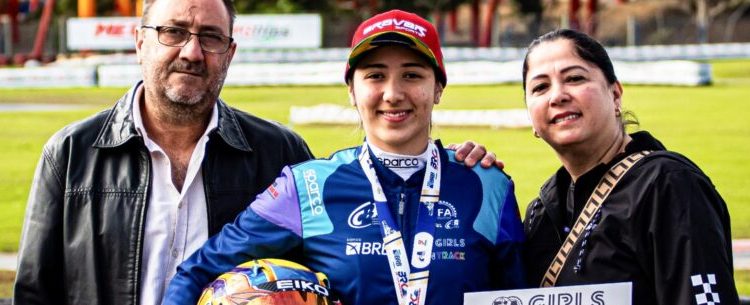 Anna Luiza Pimpão se destaca no automobilismo e fecha parceria com grupo