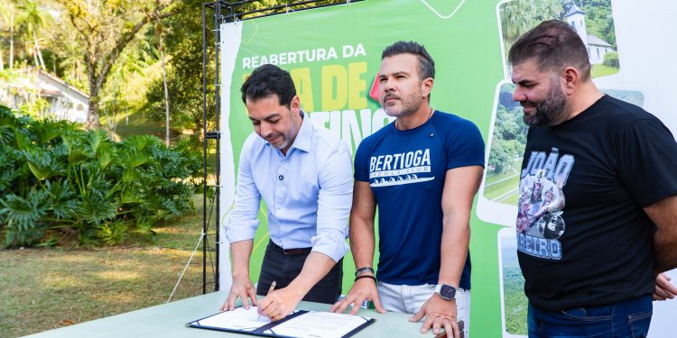 Visitação à Vila de Itatinga é reaberta após 12 anos, em Bertioga (SP)