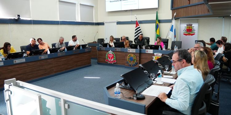 Secretaria de Saúde de Caraguatatuba presta contas na Câmara Municipal