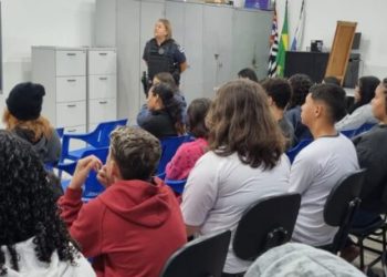 GCM de Caraguatatuba leva palestra sobre bullyng à alunos do CIEFI do Perequê Mirim