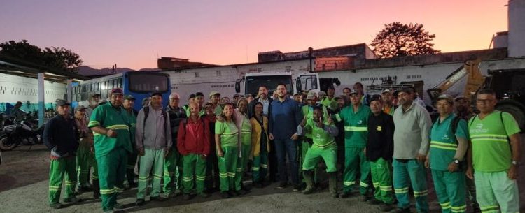 Prefeito de Caraguatatuba anuncia força tarefa e reforço de maquinários na limpeza urbana