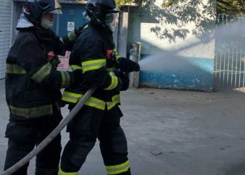 Alunos da Martim de Sá participam do Programa Férias Mais Seguras, com o Corpo de Bombeiros