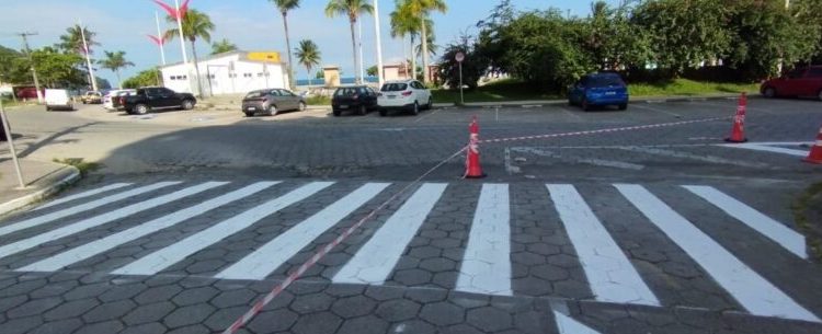 Prefeitura de Caraguatatuba instala e recupera 89 pontos de sinalização de trânsito em Maio