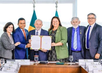 Lula sanciona lei que prioriza cuidado e qualidade de vida a pacientes com Alzheimer