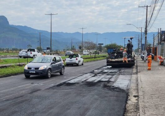 Prefeitura de Caraguatatuba realiza recapeamento de vicinais da SP-55