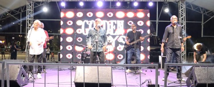 Golden Boys e Banda Municipal Carlos Gomes reúnem mais de 800 pessoas no encerramento do Junho Violeta