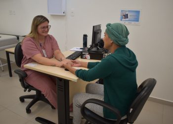 Serviço de Navegação Oncológica dá apoio integral a pacientes com câncer de mama no HRLN