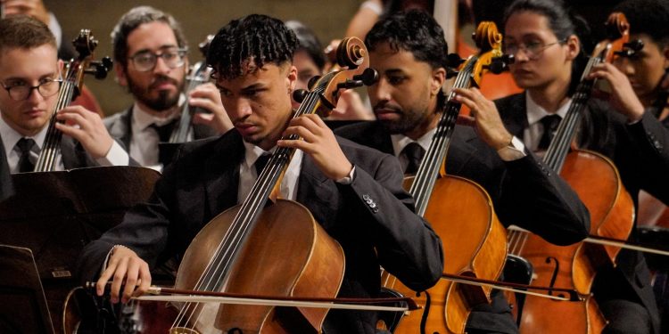 Orquestra Juvenil Heliópolis do Instituto Baccarelli estreia em Caraguatatuba com concerto gratuito