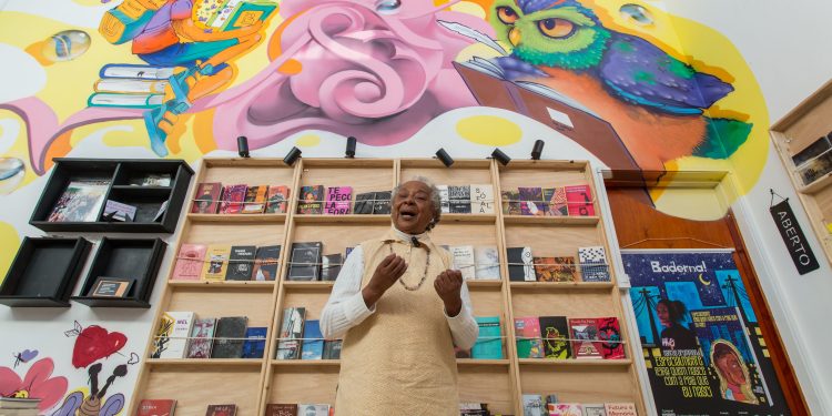 Biblioteca Dona Edite, a magia literária da ponte pra cá