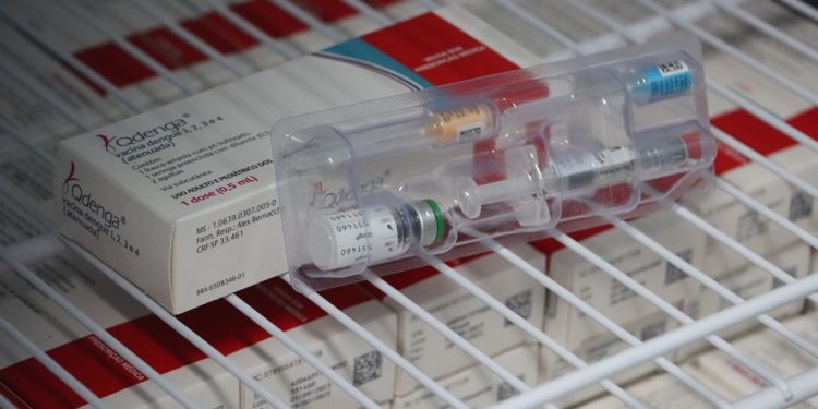  Caraguatatuba imuniza 54% do público alvo na segunda dose da vacina contra dengue