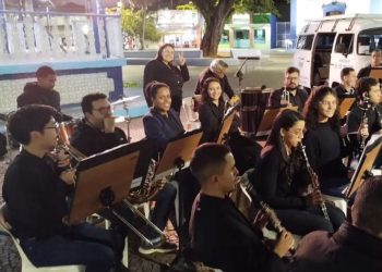 Banda Municipal Carlos Gomes se apresenta todo sábado na Praça do Coreto