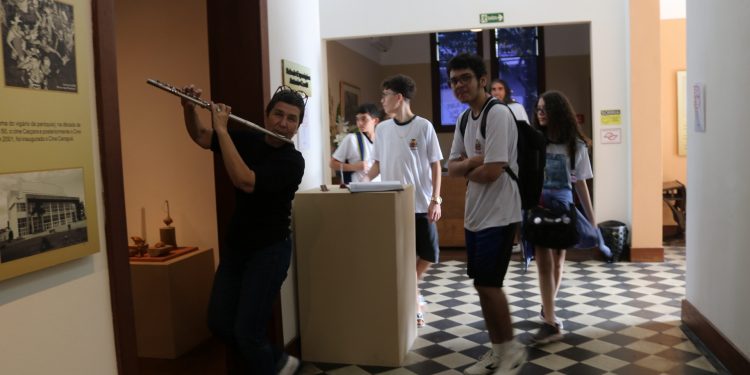 Museu de Arte e Cultura de Caraguatatuba reúne artistas locais em um projeto que integra arte e cultura