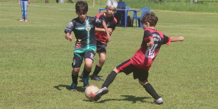 Prefeitura de Caraguatatuba segue com os jogos da 18ª Copa da Criança de Futebol nesta quinta-feira