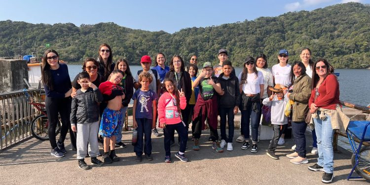 Prefeitura promove passeios no Barco Escola aos alunos do Nace de Bertioga