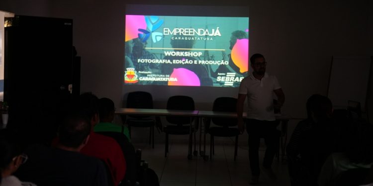 Jovens de Caraguatatuba iniciam workshop de fotografia, edição e produção