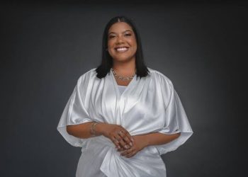 Cantora gospel Sued Silva abre 6º Aviva Caraguá nesta quinta-feira