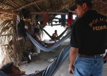 Trabalhadores são resgatados em condições análogas à escravidão na maior operação da história do Brasil