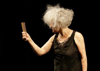 Sônia Mota celebra seus 76 anos no Instituto Tomie Ohtake