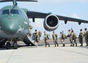 Defesa mobiliza 600 militares para combate às queimadas em São Paulo