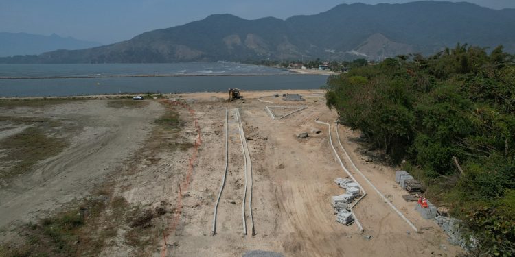 Prefeitura continua com obras de urbanização do Molhe Norte do Rio Juqueriquerê