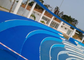 Prefeitura de Caraguatatuba reforça pintura do Complexo Turístico do Camaroeiro