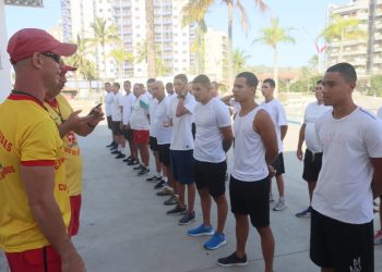Prefeitura de Caraguatatuba abre inscrições para 24 vagas de guarda-vidas temporários