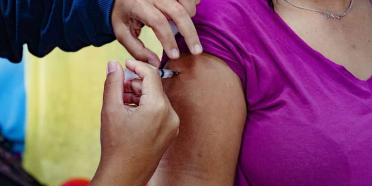 Bertioga promove ação de multivacinação no Rio da Praia neste sábado (14)