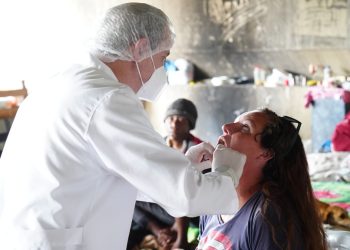 Prefeitura leva serviços de saúde à população adulta em situação de rua no bairro Porto Novo