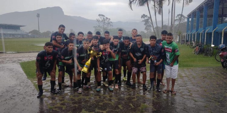 Bola 10 Academy A, Meninos do Tinga B e Núcleo Barranco Alto vencem a Copa da Criança de Futebol 2024