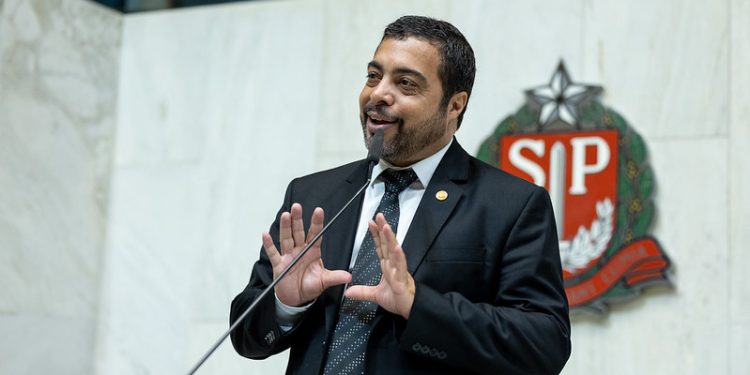 Deputado Marcolino propõe garantia de direitos aos trabalhadores das obras do túnel Santos-Guarujá