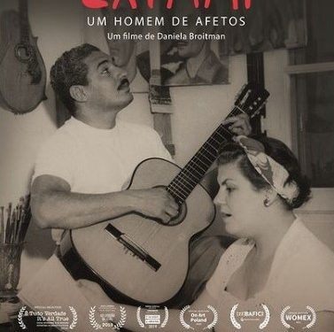   Cineclube Sambaqui faz exibição de filme sobre Dorival Caymmi na Videoteca Lúcio Braun