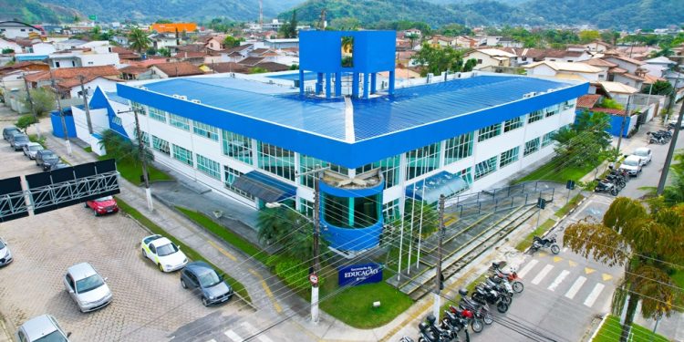 Caraguatatuba anuncia quase 600 vagas de emprego para quinta-feira