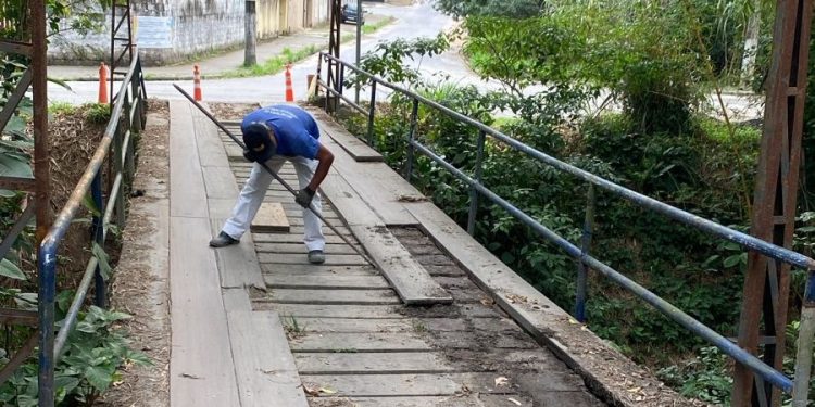 Prefeitura de Caraguatatuba inicia reforma de ponte sobre o Guaxinduba no Terrralão