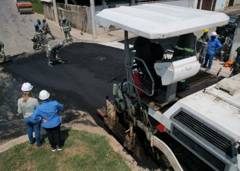 Prefeitura realiza obras de pavimentação na Rua Alta Tensão e travessas