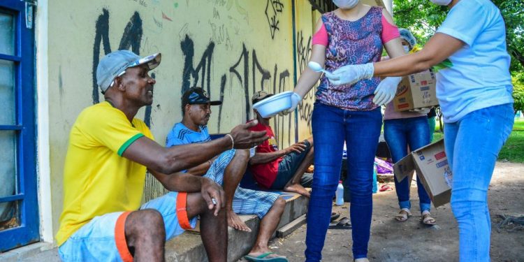 Evento gratuito aborda proteção social da população em situação de rua no Brasil