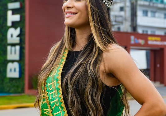  Miss Bertioga representa a cidade no Miss São Paulo; votação popular está aberta