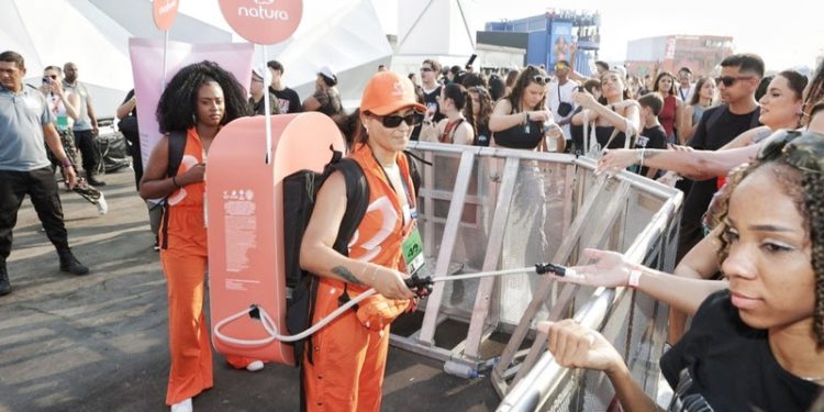 ROCK IN RIO BRASIL 2024: NATURA LEVA PROTEÇÃO SOLAR GRATUITA PARA O GRAMADO DO FESTIVAL