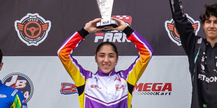 Anna Luiza Pimpão conquista pódio no Open do Brasileiro