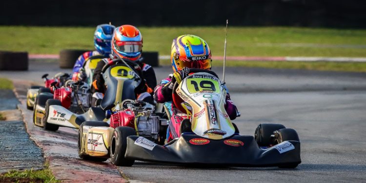 Com reforço na equipe Anna Luiza Pimpão se prepara para o Brasileiro de Kart 2024