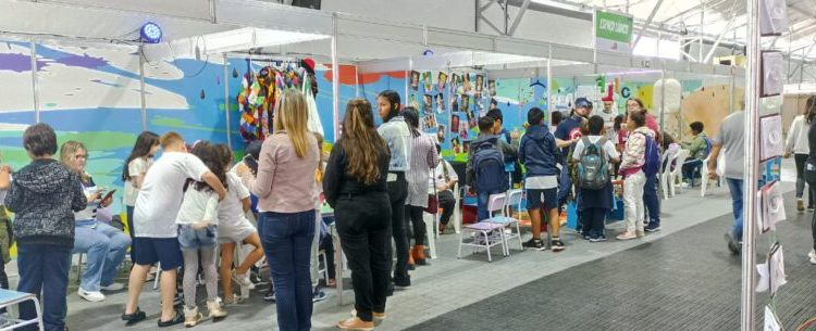 Vem aí a 14ª Feira Literária de Caraguatatuba, de 30 de outubro a 1º de novembro, na Praça da Cultura