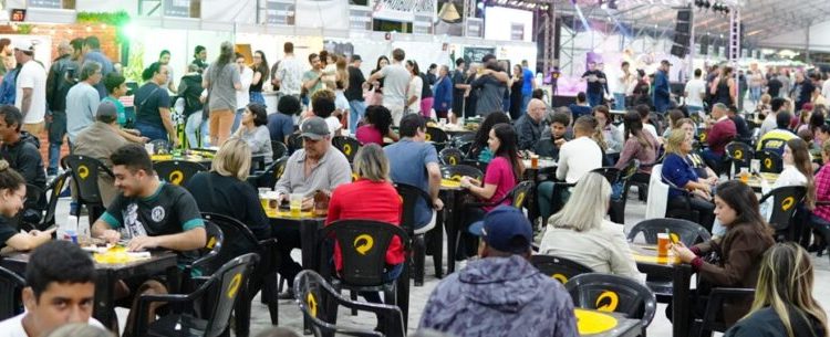 7º Caraguá Beer Festival reúne 50 sabores de cerveja artesanal e segue até domingo na Praça da Cultura